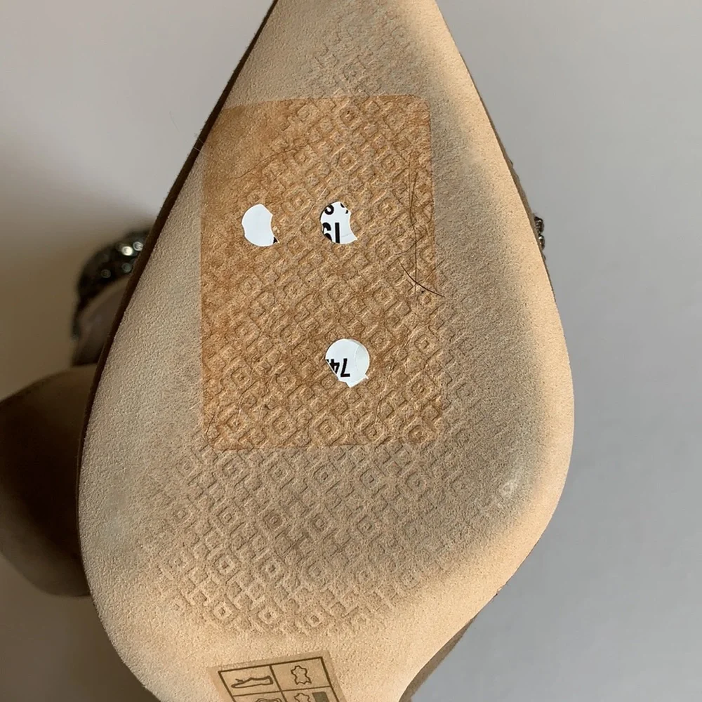 RARE Tory Burch Esme Tan D’Orsays pumps, black diamond